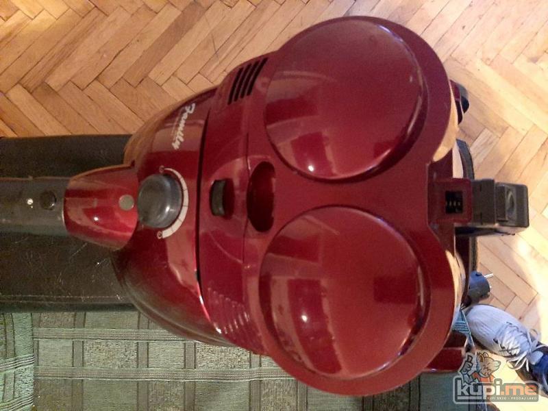 Usisivac na posudi vecoj 2400W perfektan
