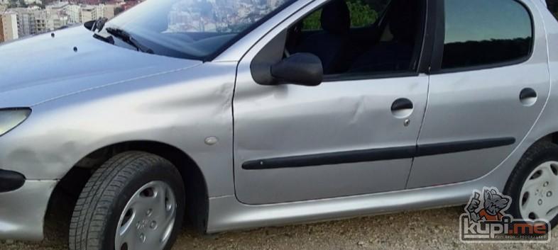 Prodajem peugeot 206 1.1 benz 