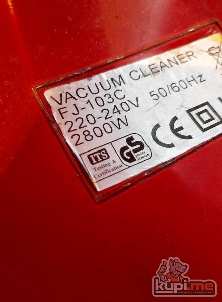 Fisherov usisivac 2800W